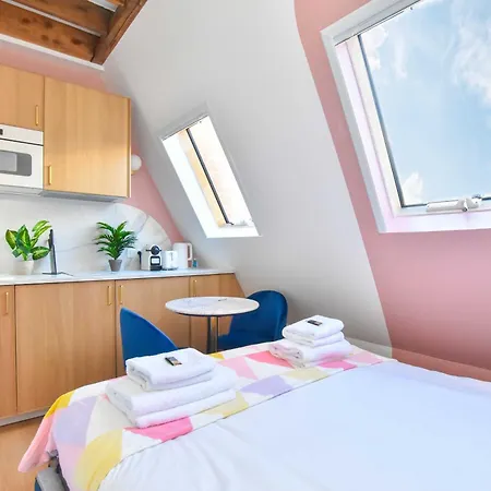 Charming For 2 People Apartment