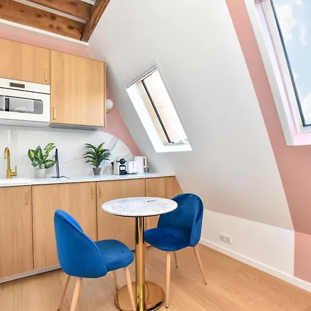 Charming For 2 People Apartment