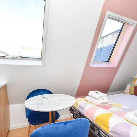 Charming For 2 People Paris
